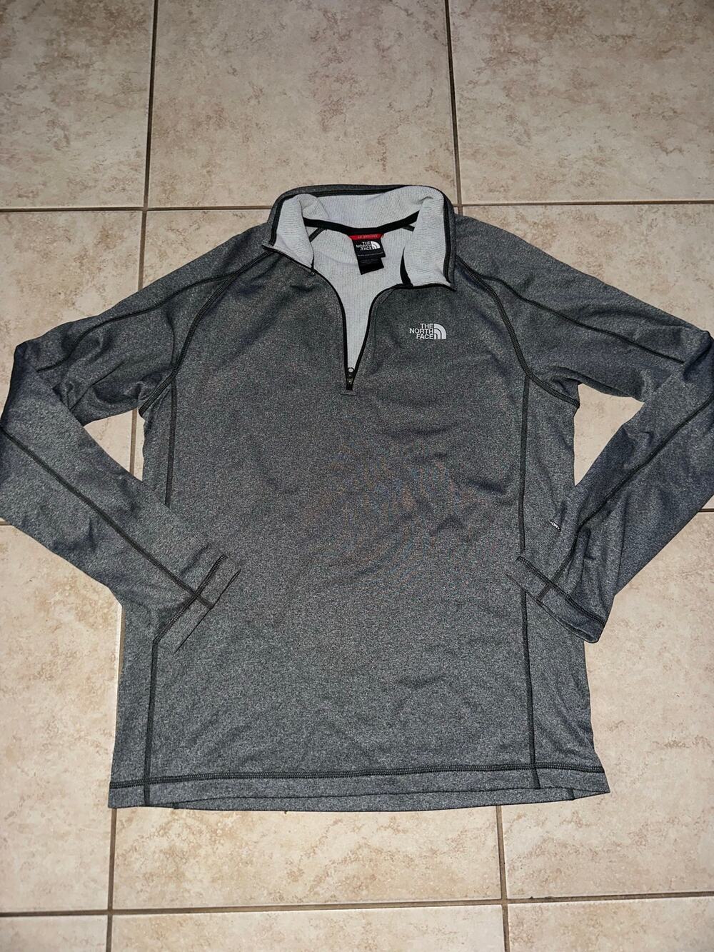 The North Face Men’s Gray Quarter-Zip Performance Pullover Size M